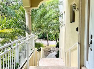 573 Satinwood Dr, Key Biscayne, FL 33149