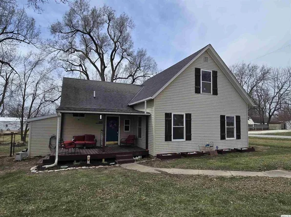 601 S Pearl St, Griggsville, IL 62340