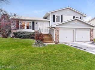 1750 Reeves Dr, Glendale Heights, IL 60139