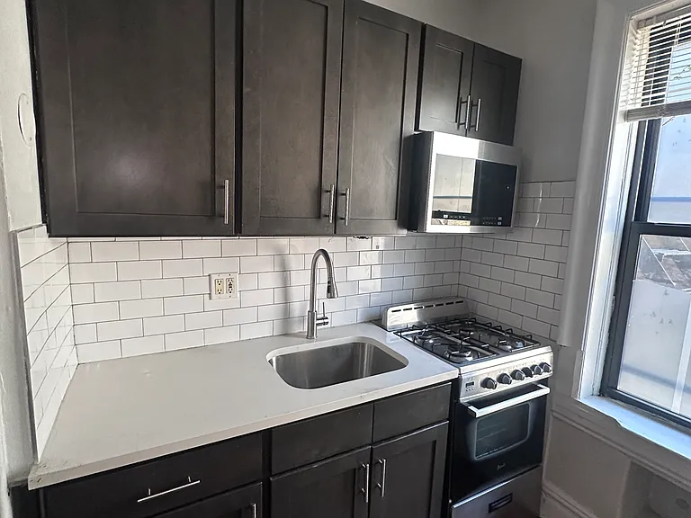 1112 16th St #A6 — Photo 2
