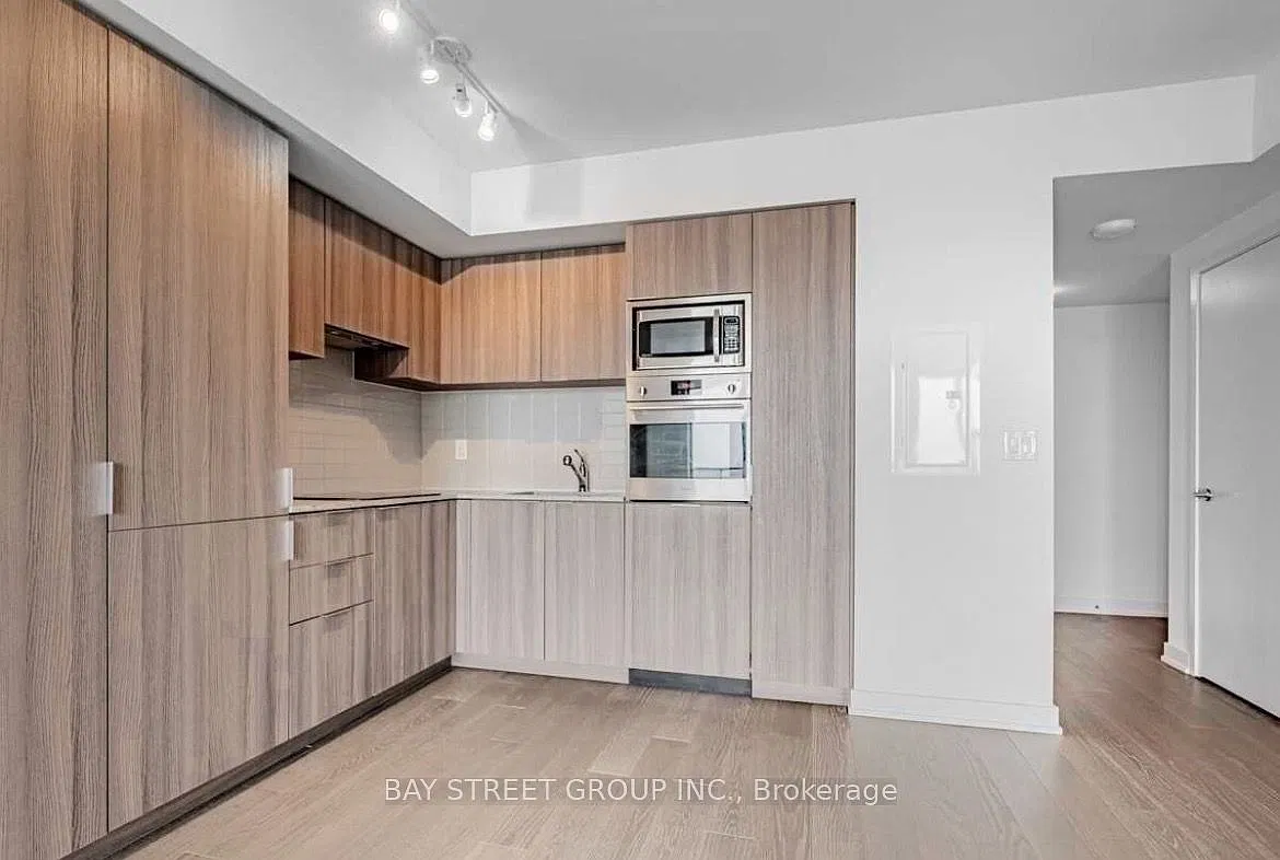 2 bed, $2,600 — Photo 3