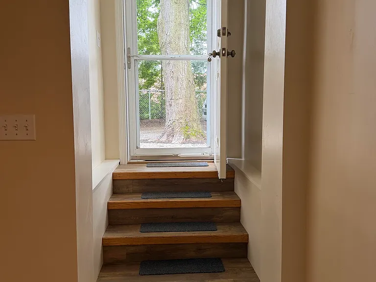 17 Boynton Ln — Photo 2