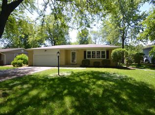 30W315 Argyll Ln, Naperville, IL 60563