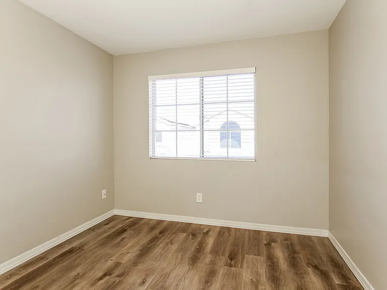 2345 E Gelding Dr — Photo 11