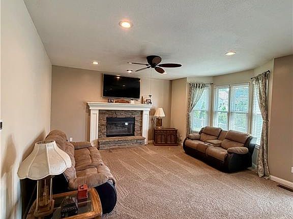 4th image of 1437 Coventry Ln