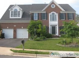 12457 Meadow Hunt Dr, Fairfax, VA 22033