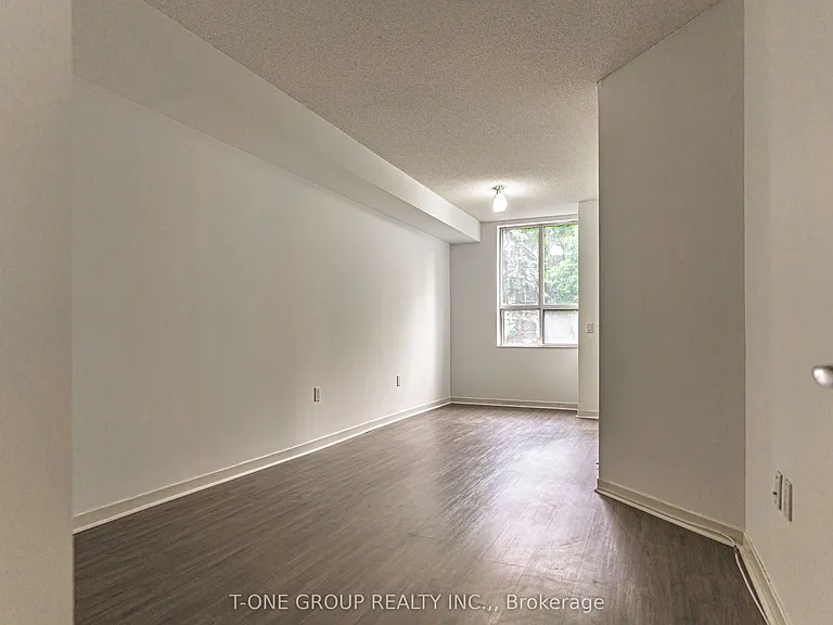 284 Bloor St W #204 — Photo 6