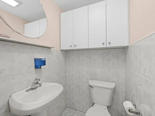 248 Avenue P image 48 of 51