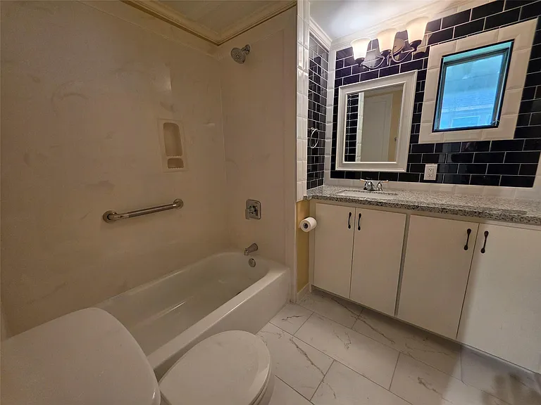6426 W Bend St — Photo 10