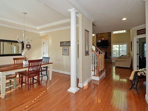4th image of 131 Bent Willow Way