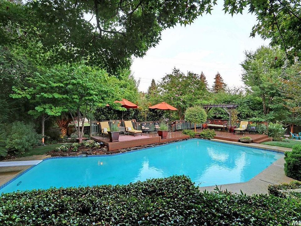 2nd image of 4816 Tiffany Way