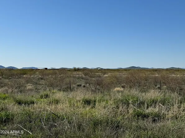 XXX N Centennial Circle Lot 4 Circle #1, Aguila, AZ 85320
