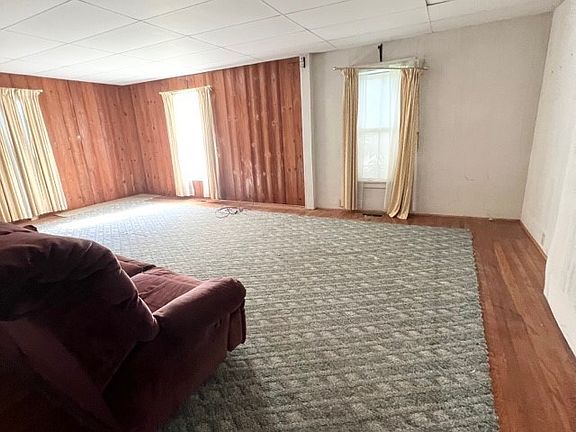 5th image of 100 Sherwood St