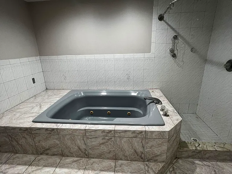 Edwards Pl — Photo 8