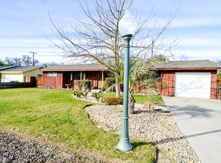 4800 W Robinwood Ct, Visalia, CA