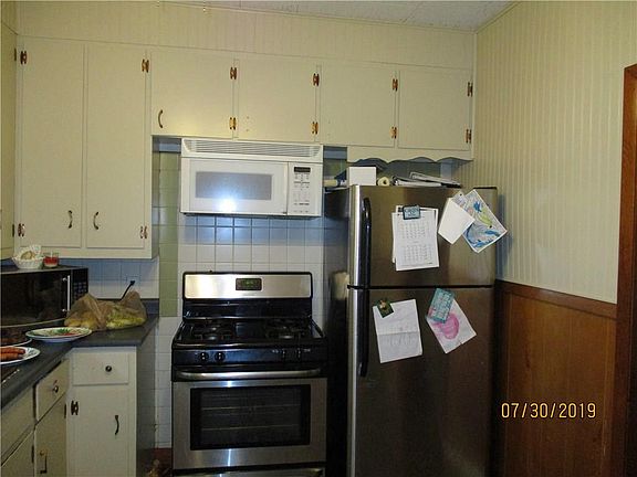 4th image of 66 Erie Ave