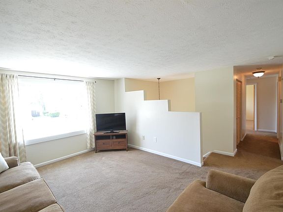 3rd image of 2792 Overdale Dr