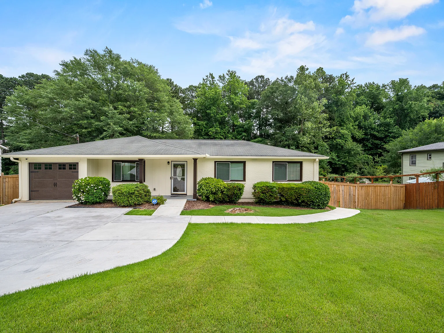 3 bed, 1288 sqft, $5,500 — Photo 1