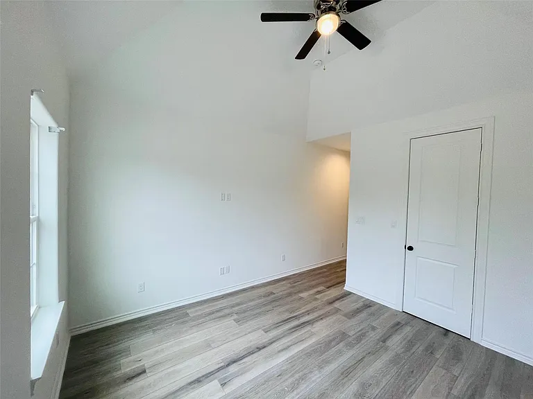 3255 Real St #B — Photo 15