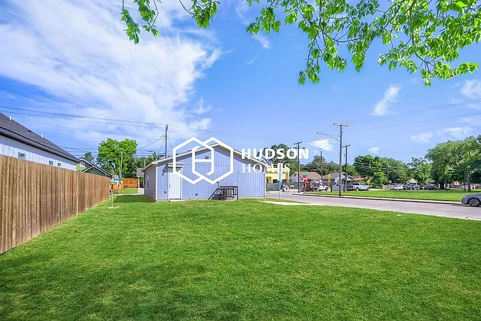 4303 Jamaica St — Photo 12