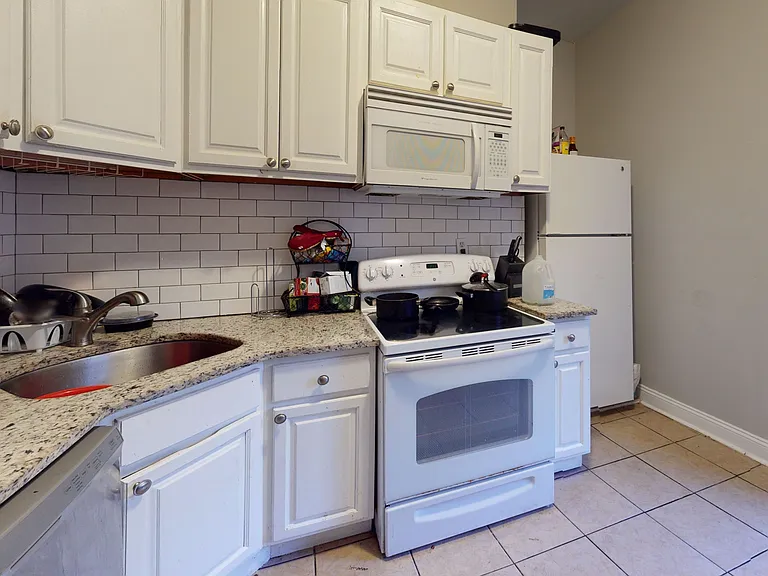 1510 W Dauphin St — Photo 4