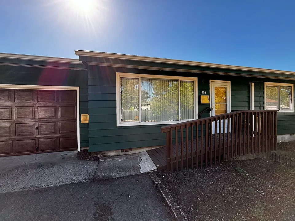 1174 & 1178 Hiatt St
