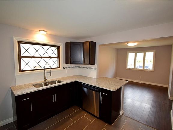 3rd image of 159 Cantwell Dr