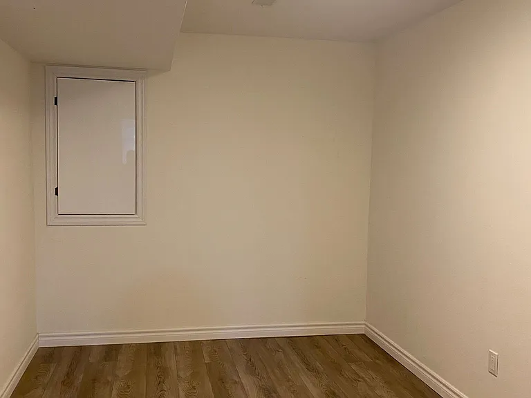55 Collin Ct #BASEMENT — Photo 13