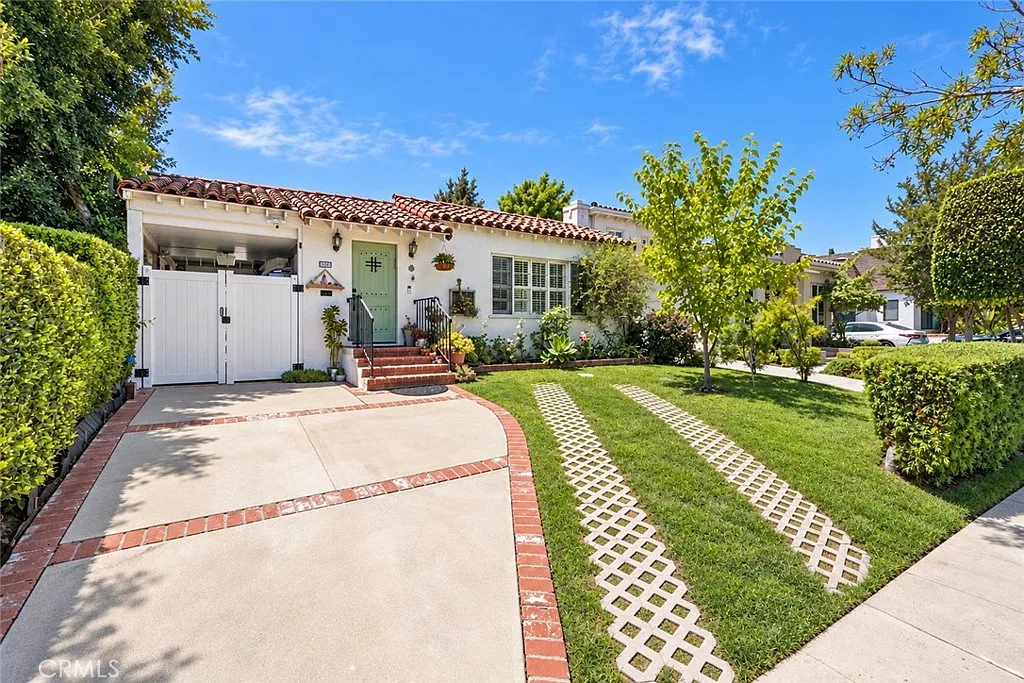 4 bed, 1730 sqft, $7,750 — Photo 1