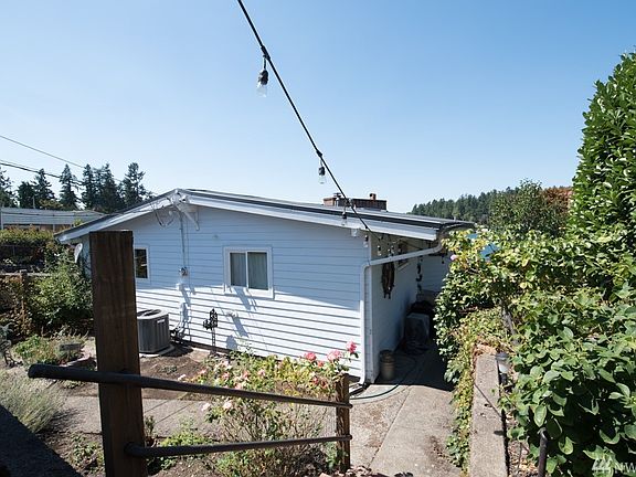 3rd image of 15128 Silcox Dr SW
