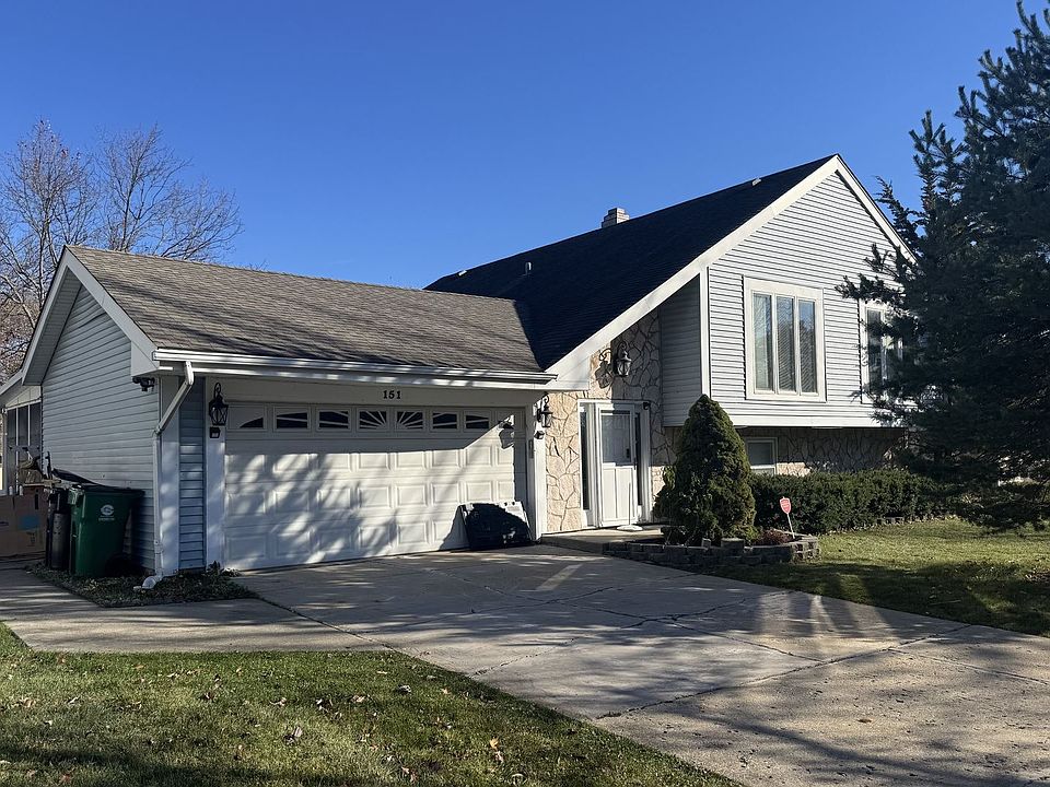 1st image of 151 Hempstead Dr