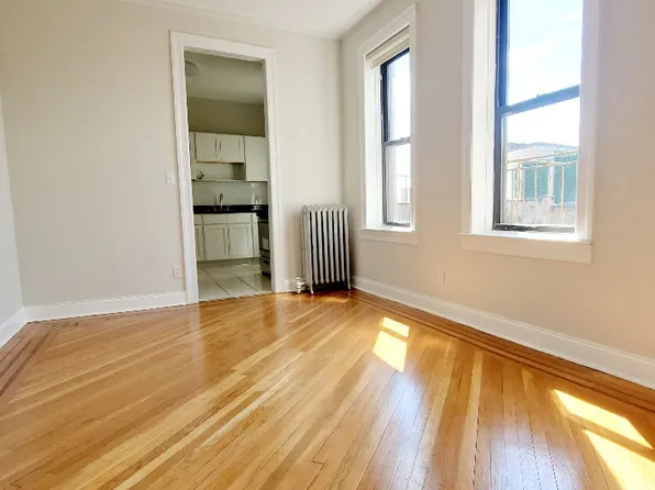 1723 Woodbine Street image 1 of 11