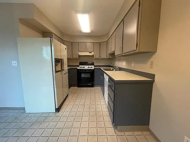 2 bed, 1.5 bath, $1,315 — Photo 3