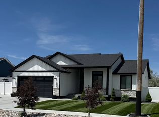 1598 Petersburg Dr, Chubbuck, ID 83202