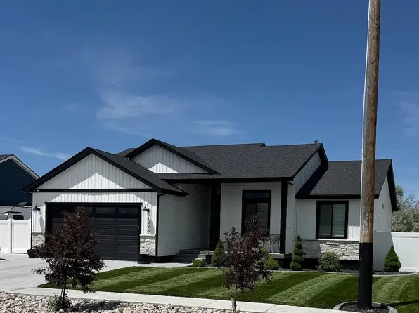 1598 Petersburg Dr, Chubbuck, ID 83202