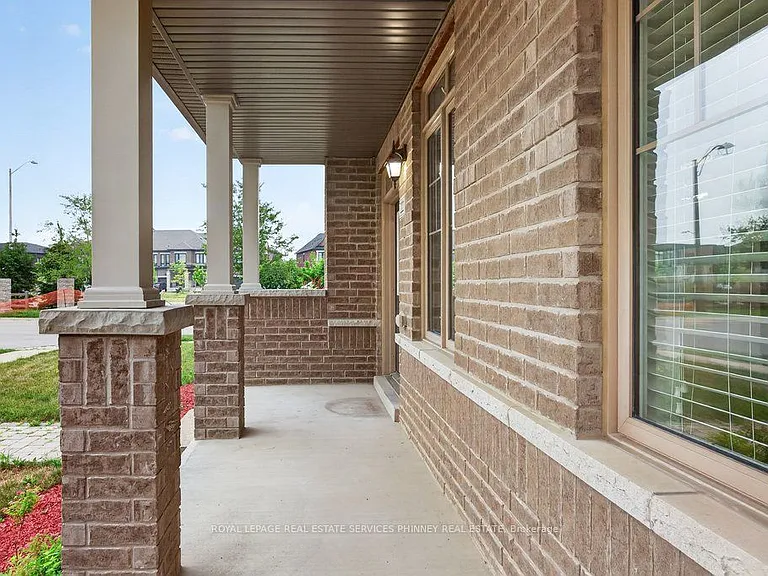 222 Moody Dr — Photo 4