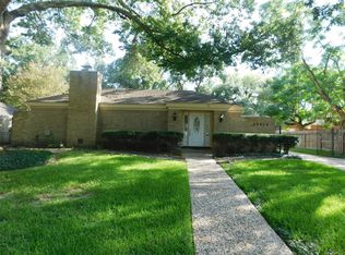 15414 Pleasant Valley Rd, Houston, TX 77062