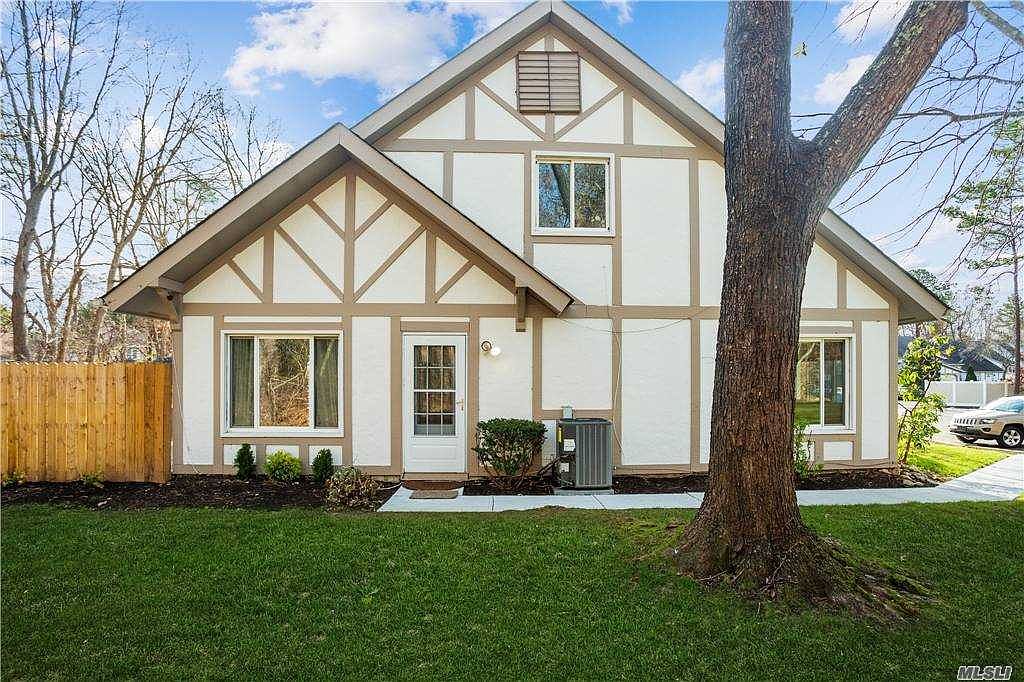 163 Eagle Hill Ct Middle Island Ny 11953 Zillow