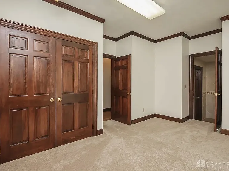 9548 Meadow Woods Ln — Photo 16