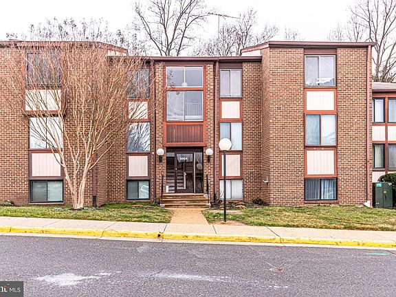 2nd image of 9804 Kingsbridge Dr APT 201