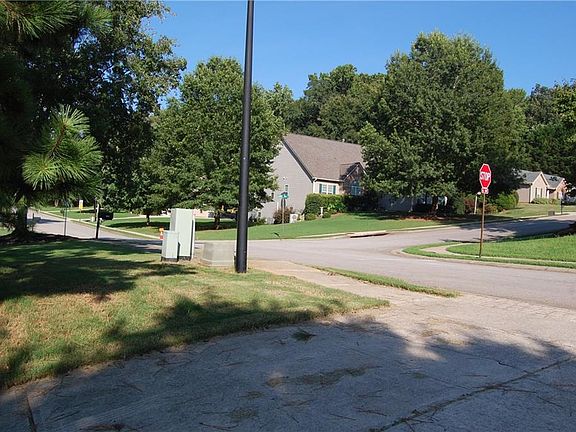 4th image of 1129 Jefferson Walk Cir