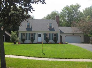 51 Thomas Jefferson Ln, Amherst, NY