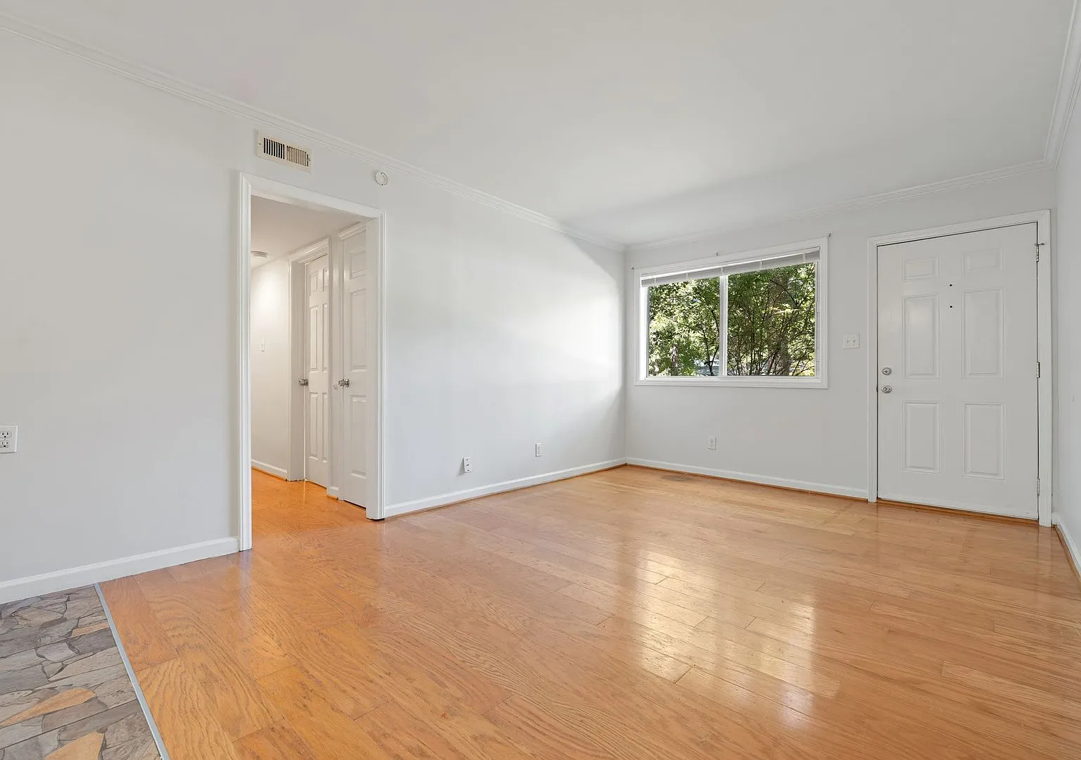 Inviting Carrboro Home Minutes from Downtown — Photo 2