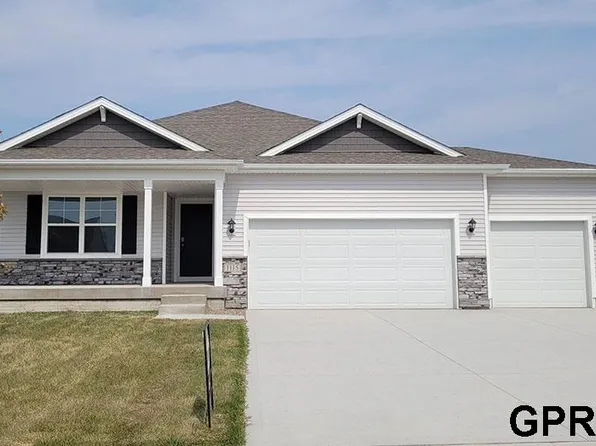 17007 Reynolds St, Bennington, NE 68007