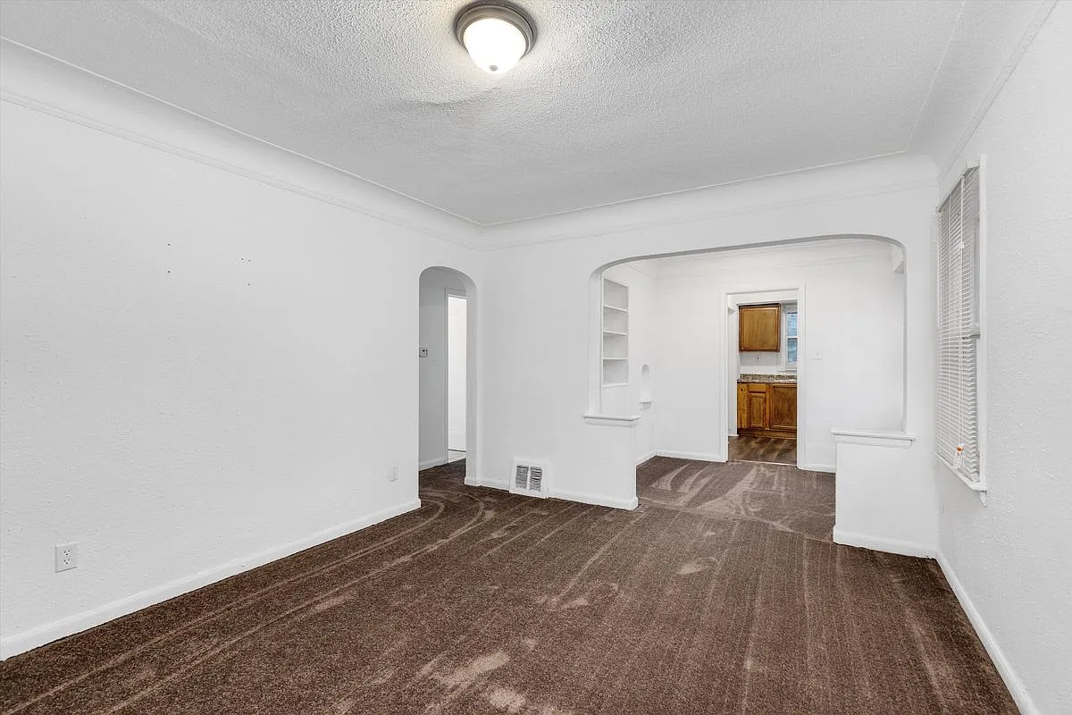 2 bed, 1.0 bath, 704 sqft, $1,250 — Photo 3