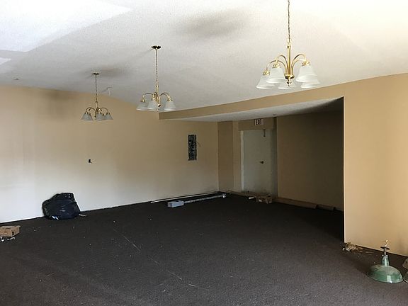 3rd image of 18046 Highway 5