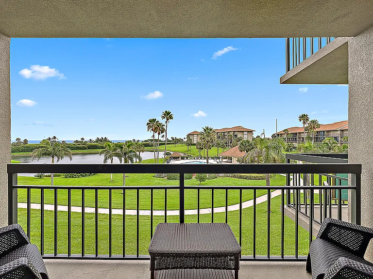 301 S Seas Dr #305 — Photo 4