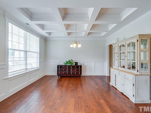 2nd image of 251 Fair Oaks Ct