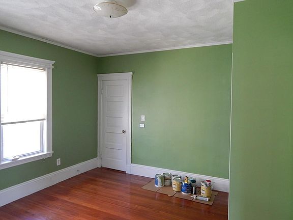 5th image of 61 Marion St