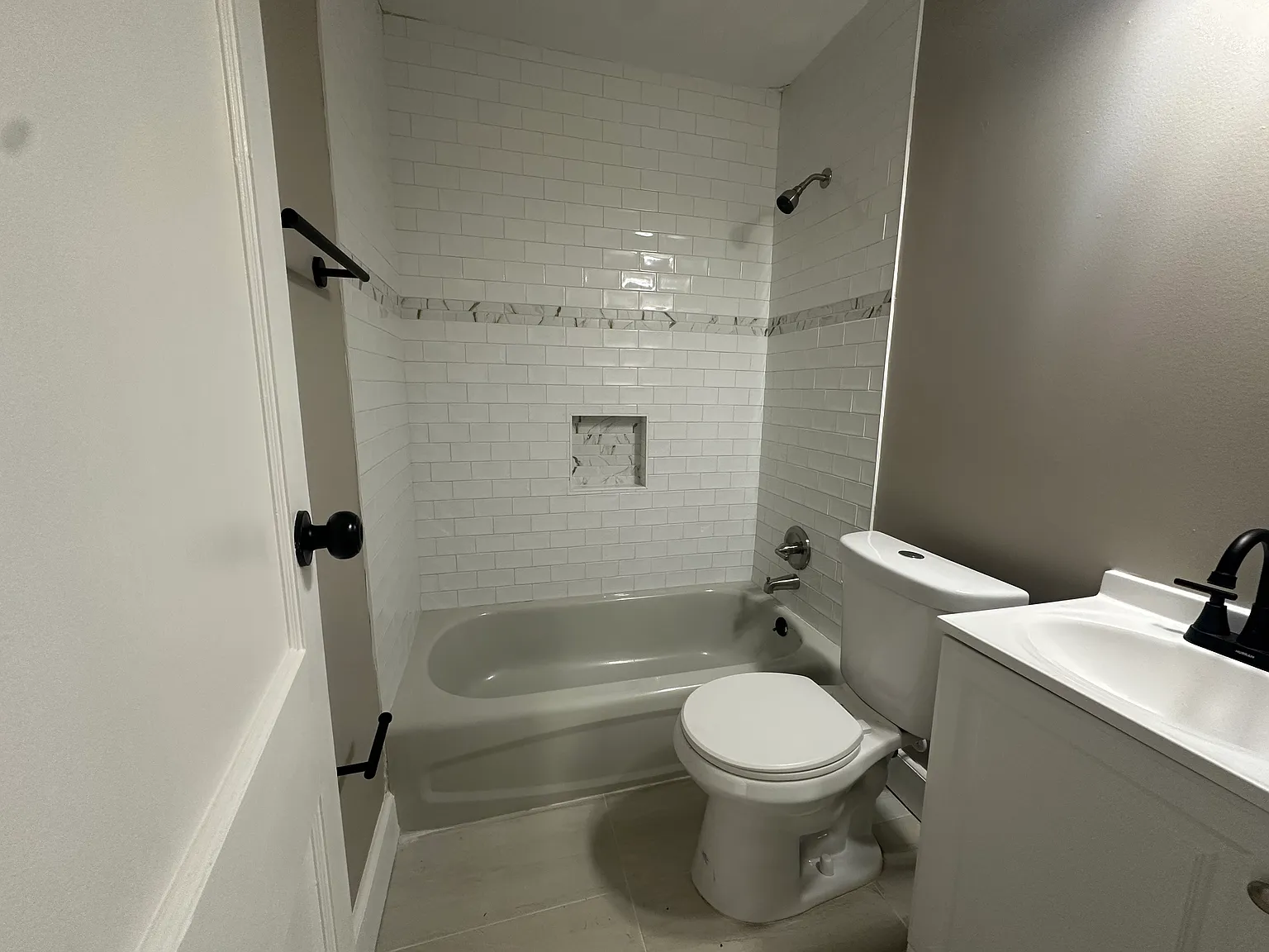 2 bed, 900 sqft, $1,100 — Photo 4